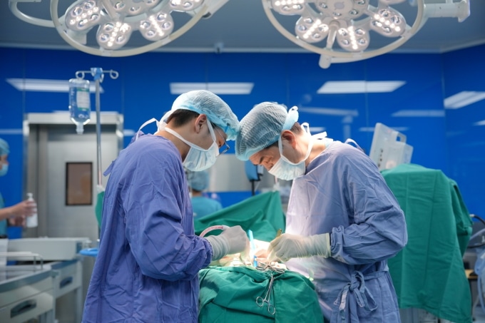 Bệnh viện Đa khoa Hồng Ngọc được công nhận có năng lực quản trị tốt, đội ngũ giảng viên, chuyên gia tham gia tích cực và duy trì chất lượng đào tạo cao trong các chuyên khoa lâm sàng và ngoại khoa. Ảnh: Bệnh viện Đa khoa Hồng Ngọc